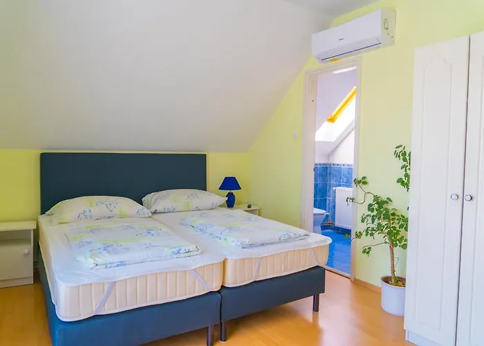 Alojamento de Acomodação e Pequeno-almoço Campari Panzio Gyenesdiás